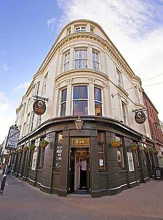 The Dickens Bar & B&B