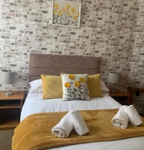 The Dickens Bar & 3*