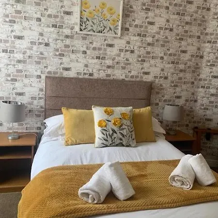 The Dickens Bar & 3*