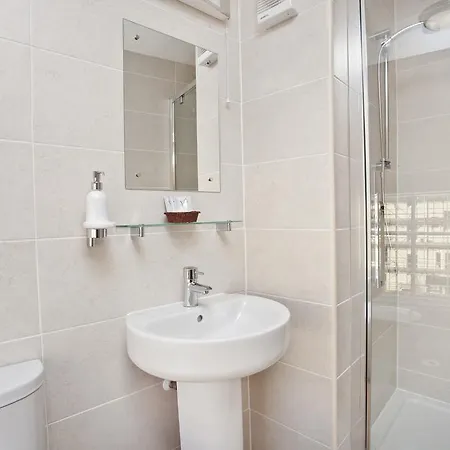 The Dickens Bar & 3* Scarborough