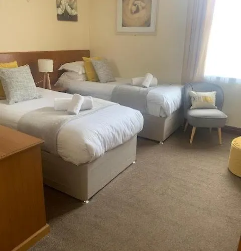 The Dickens Bar & 3*